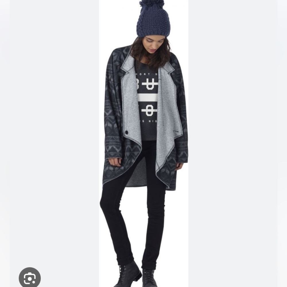 Burton Oversize Carmi Cardi Poncho Jacket